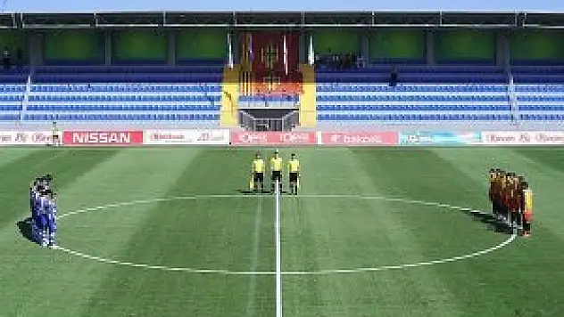 Soma'da ölen işçiler için saygı duruşu