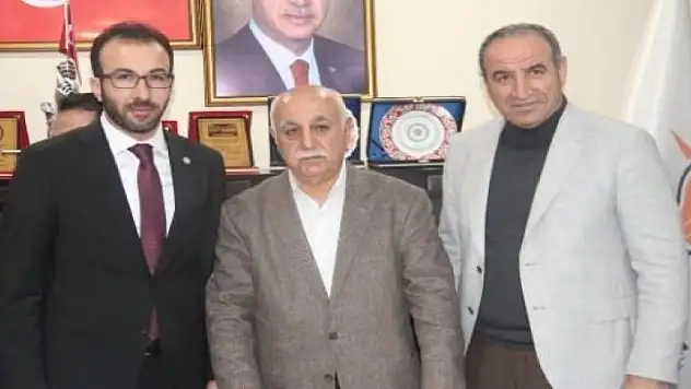 CHP eski il başkanı ve 120 kişi AK Parti'ye geçti