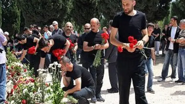 Trabzonspor kafilesinden Soma'ya ziyaret