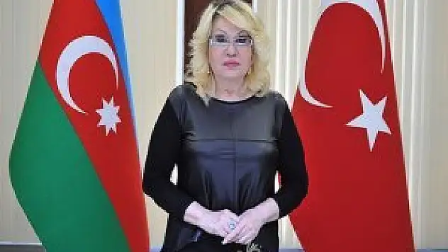 Azeri sanatçı emekli aylığını Soma'ya bağışladı