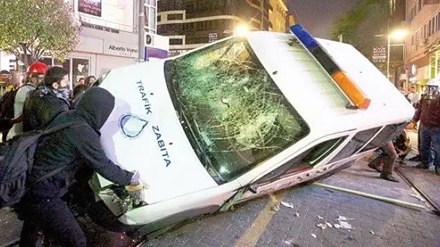 Zıvanadan çıktılar