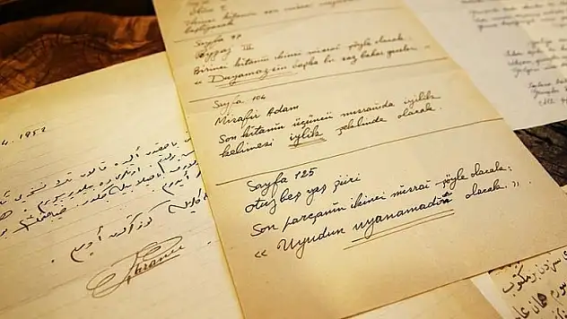 Şairlerinin kaleminden mısralar müzayedede