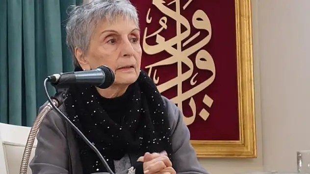 Mehmet Akif Ersoy'un torunu Argon: Dedem her şiirini yaşayarak yazdı