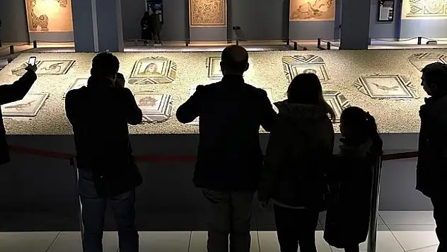 'Çingene Kızı'nın ailesine yoğun ilgi