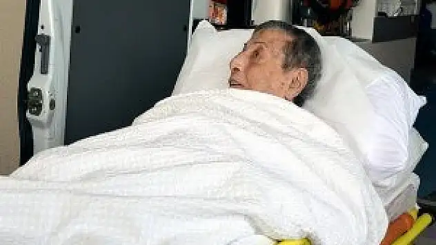 Müzeyyen Senar hastaneye kaldırıldı