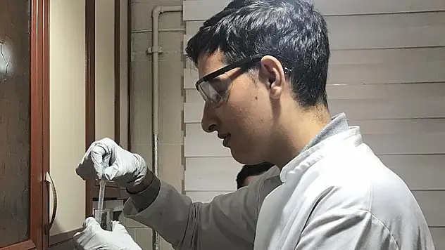 Liseli mucidin beklediği destek Bakan Selçuk'tan geldi