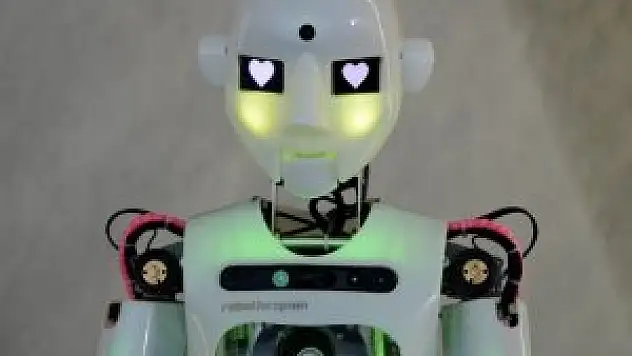 Sanatçı robotlar bu sergide buluştu