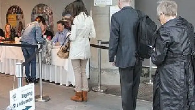 AB üyesi ülkeler AP seçimleri için sandık başında