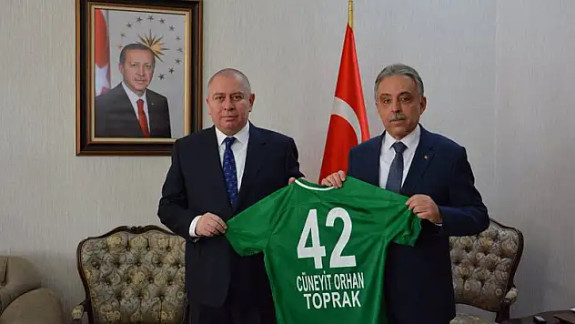 Vali Toprak'tan tam destek!