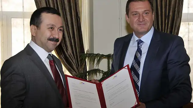 Rektör Gökbel'e Tebrik