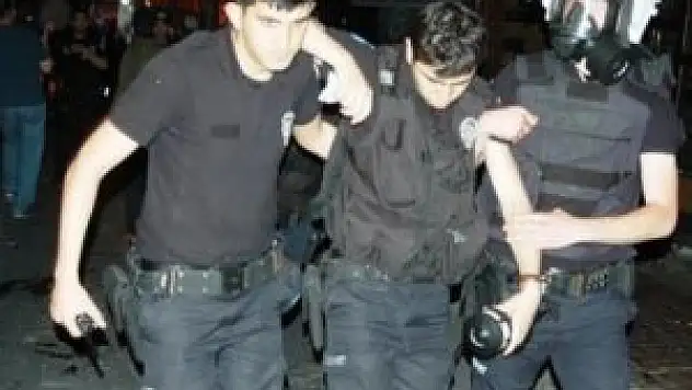 Polise bombalı saldırı: 7'si polis 9 yaralı