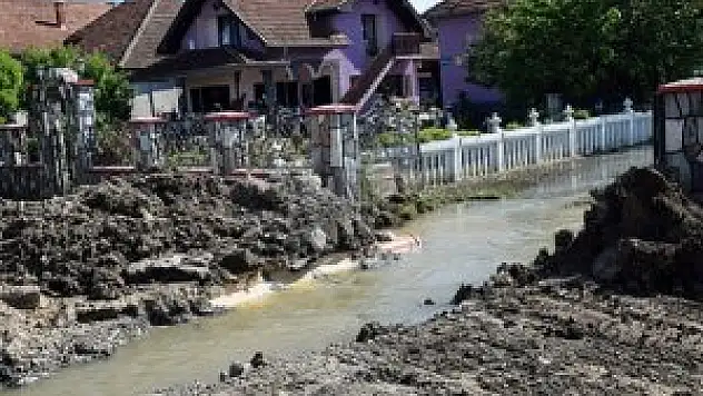 Sel felaketinde hayatını kaybedenlerin sayısı artıyor