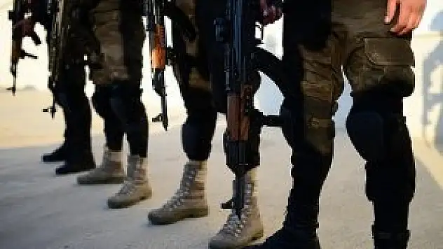 Cezayir sınırını 150 bin askerle koruyacak