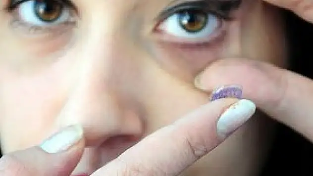 Klima ve kontak lens, göz kuruluğunu tetikliyor