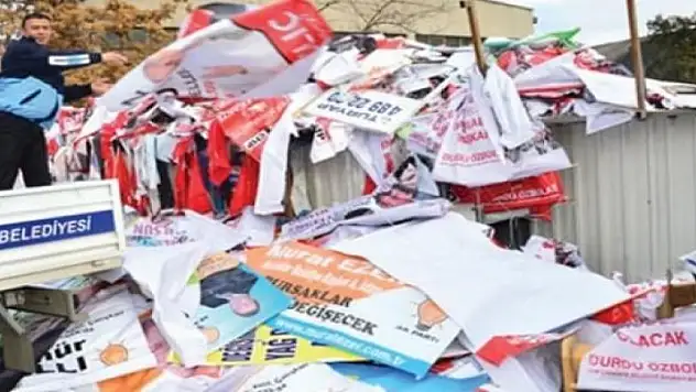 Afişlerden 50 milyon TL tasarruf