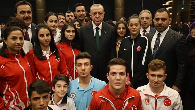 Erdoğan, Konyalı milli sporcularla buluştu
