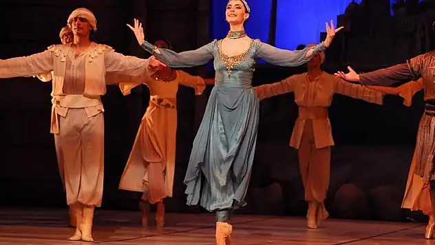 'Piri Reis' Tayland yolcusu