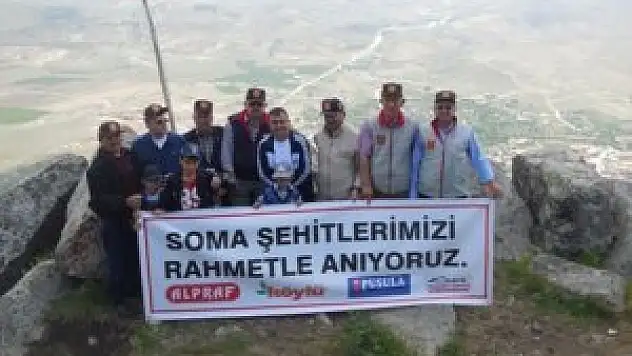 Takkeli Dağ'ının zirvesinde Soma şehitleri anıldı