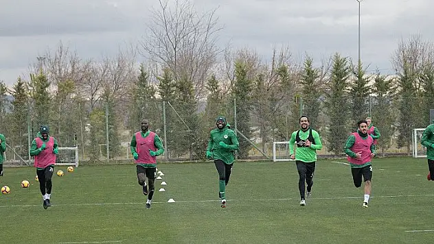 Konyaspor sıkı çalışıyor