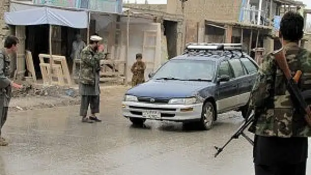 Pakistan Talibanı bölündü