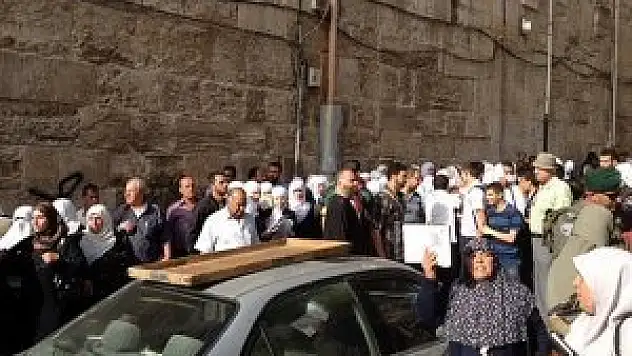 İsrail polisi Mescid-i Aksa'da 3 Türk vatandaşını darp etti
