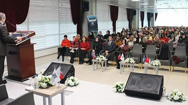 KTO Karatay'da aile ve toplumsal olaylar konferansı