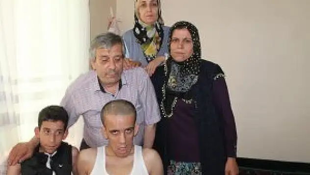 Konya'da 12 kez ameliyat olan çocuğa hayırseverler destek oldu