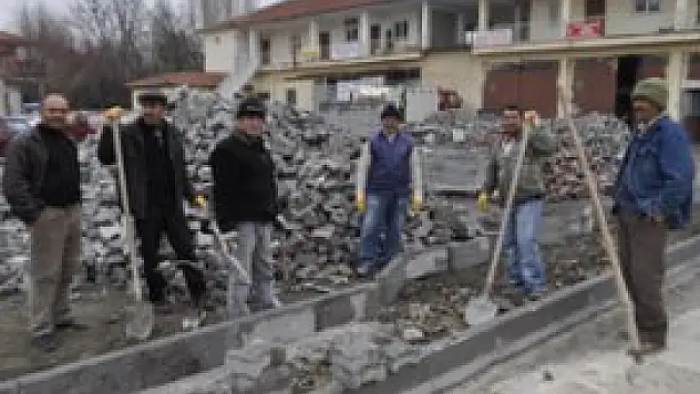Halkapınar'da yol yapım çalışmaları devam ediyor