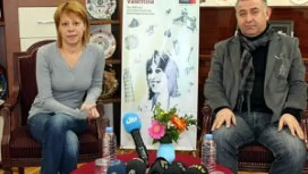 'Shirley Valentine' seyircisiyle buluşuyor