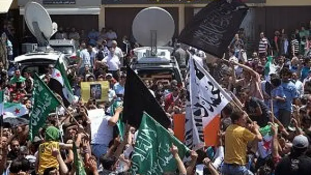 Lübnan'da Suriye devlet başkanlığı seçimi protesto edildi