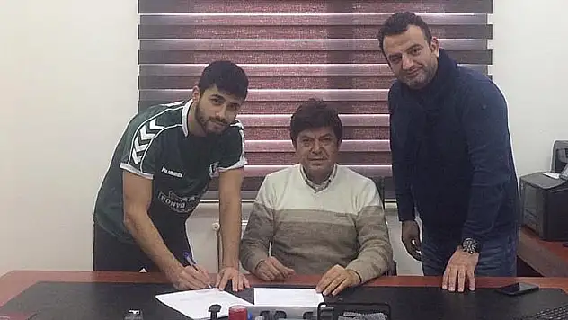 Anadolu Selçukspor, Reşo Akın'ı transfer etti