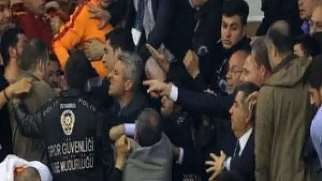 Galatasaray ve Fenerbahçe'ye ceza yağdı!