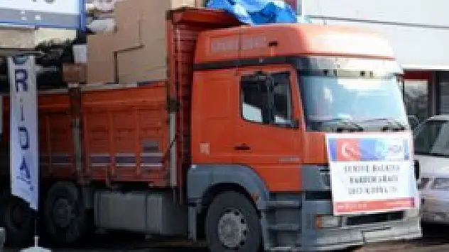 Yardım tırları dualarla Suriye'ye uğurlandı
