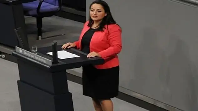 İlk imzayı Türk düşmanı 'Sevim' attı!