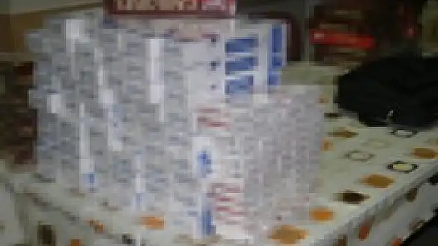 Dizüstü bilgisayar çantasından esrar çıktı