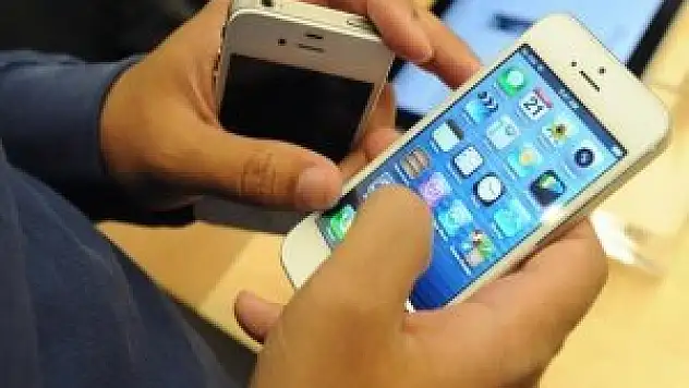 Apple 800 milyondan fazla mobil cihaz sattı