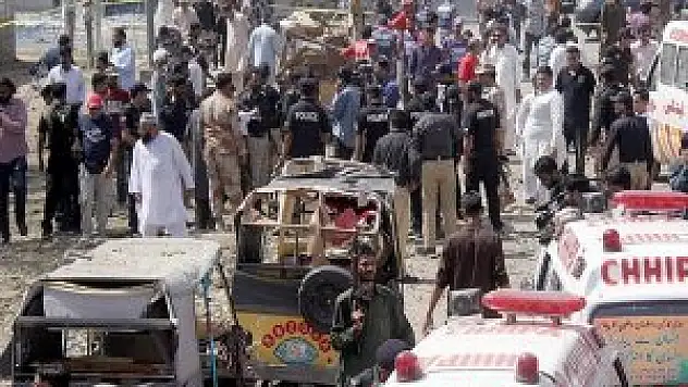 Yola döşenen mayın patladı: 8 ölü