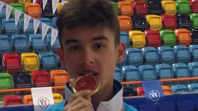 Liseli tekvandocuların başarısı