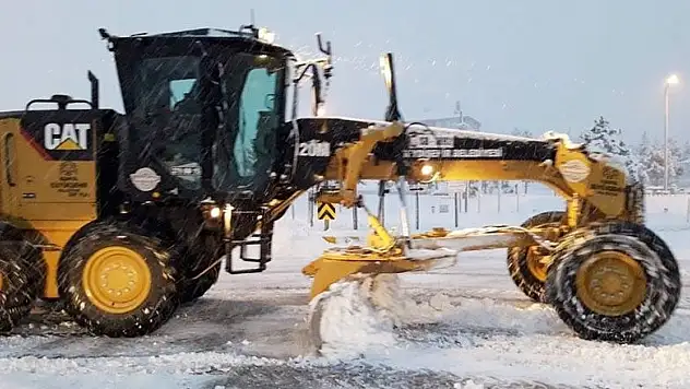 Seydişehir'de kar temizleme çalışmaları başladı