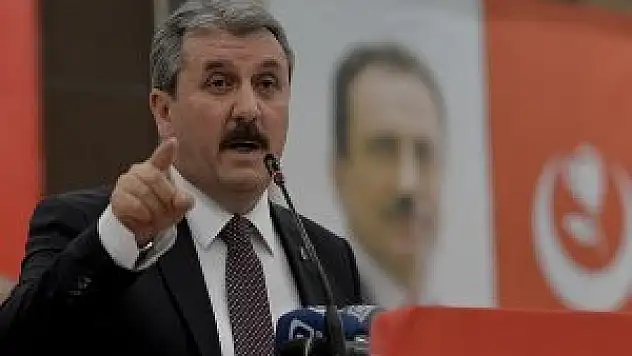 BBP'de Destici yeniden genel başkanlığa seçildi