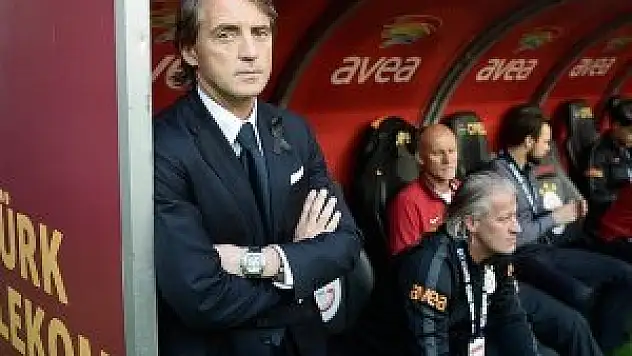 Galatasaray'da kalıyorum