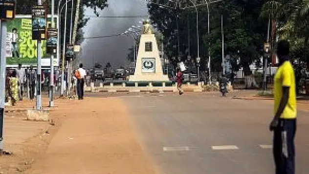 Liwa kasabası ateşe verildi