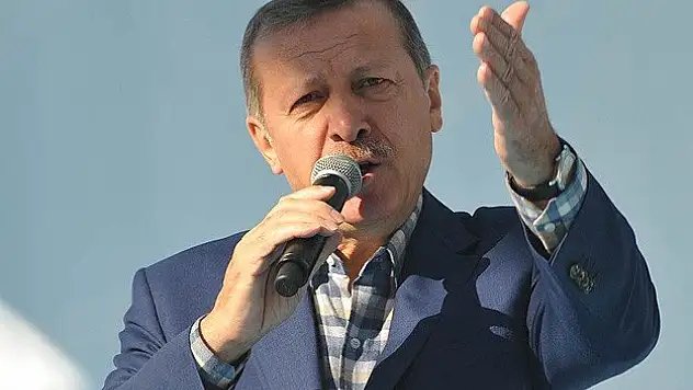 Başbakan Erdoğan'a büyük salon vermediler