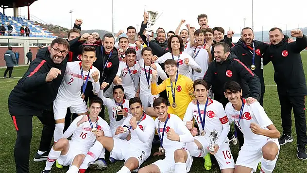 Mehmet Yıldırım'lı milli takım şampiyon oldu