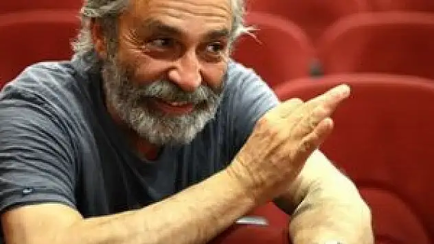 Haluk Bilginer: Atatürk'e tapınmaktan vazgeçemedik