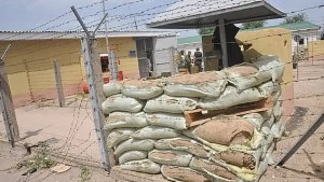 Lugansk'ta ayrılıkçılar havaalanına saldırdı