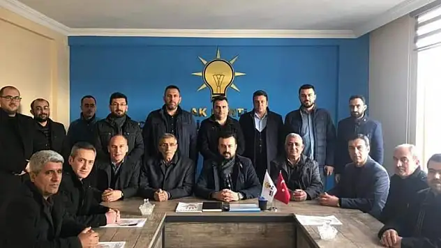 AK Parti Cihanbeyli ilçe yönetimi istifa etti