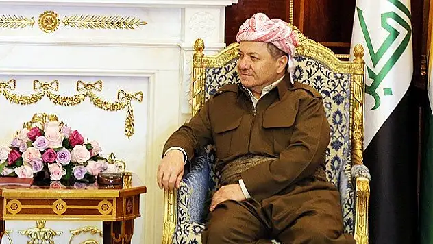 Barzani peşmerge güçleriyle bir araya geldi