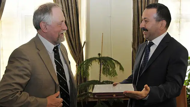 Selçuk, Amerikalı üniversitelerle anlaşacak