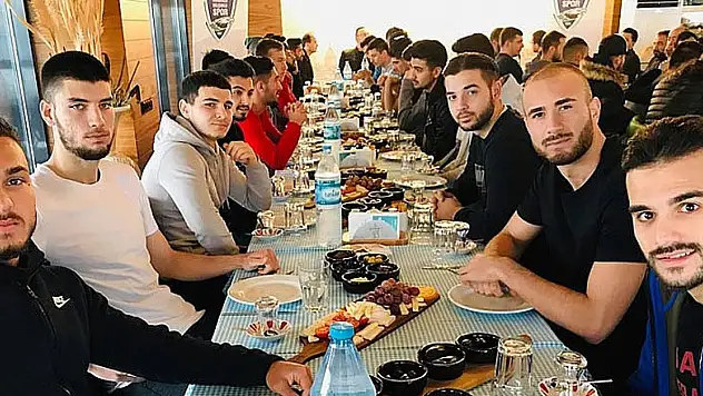 Kahvaltıda moral depoladılar